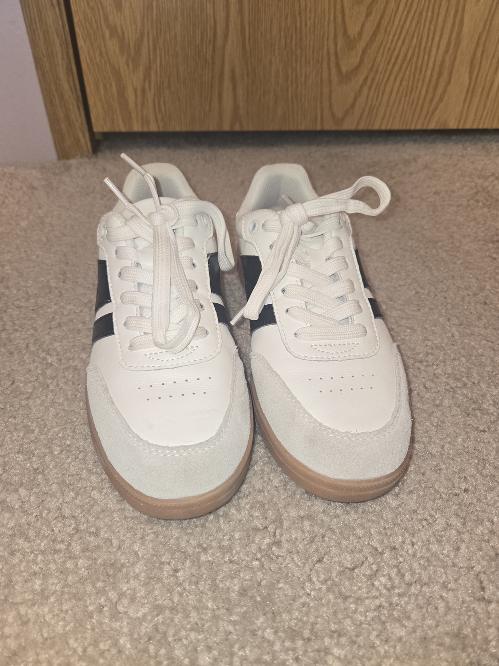 Classic White Sneakers with Black Side Stripes and Gum Outsole
